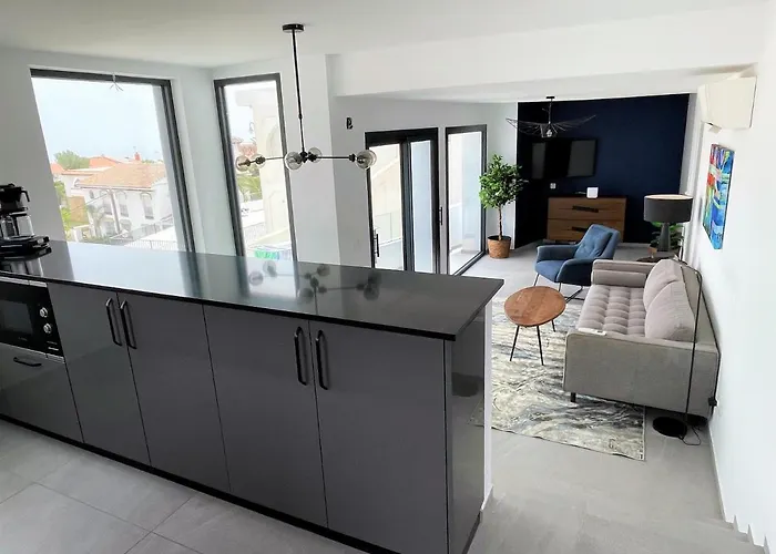 Fantastic View Near The In نيرخا